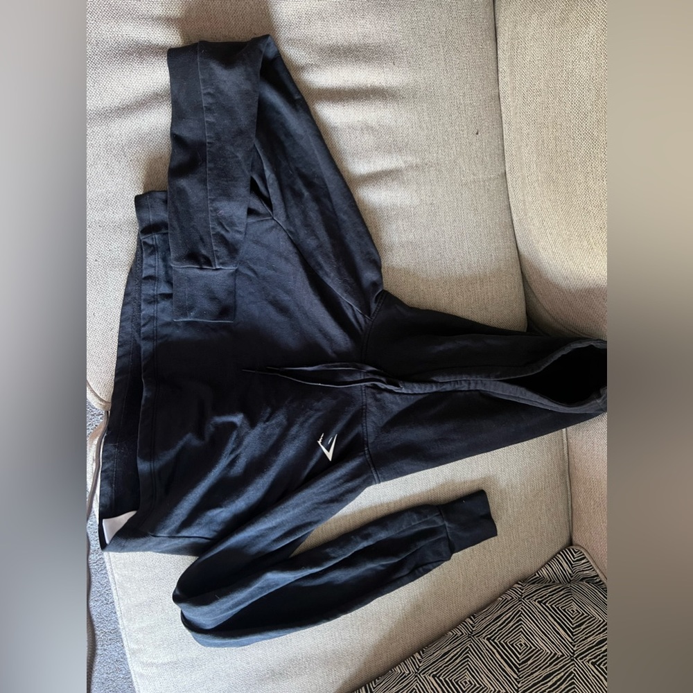 Black Gymshark cropped hoodie top
